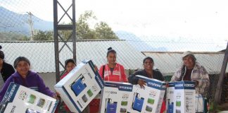 Apoya Mariana Benítez a cafeticultoras del municipio de Santa María Yucuhiti