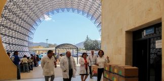 “Apoyo Comunitario de Oaxaca” entrega soluciones de diálisis a pacientes de HRAEO