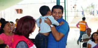 Alejandro López Jarquín trabaja por el bienestar y desarrollo de las familias de Xoxocotlán