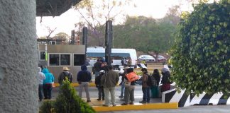 Toman caseta de Huitzo para exigir justicia por masacre en Nochixtlán