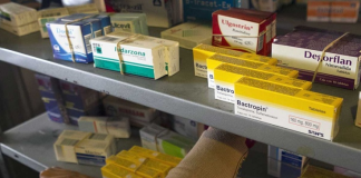 Evitan ‘chantajes’ con compra de medicinas en el extranjero