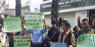 Pobladores Loxicha protestan en el TEEO