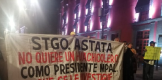 En Palacio Nacional, habitantes de Oaxaca exigen destitución de alcalde