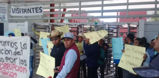 Pobladores de Choapan toman Ciudad Administrativa, piden destitución de administrador