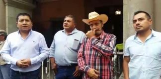 Ex ediles de Huautla de Jiménez exigen renuncia de Oscar Peralta