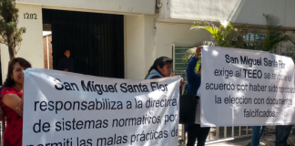 Con protesta en el TEEO, pobladores exigen anulación de elección en San Miguel Santa Flor