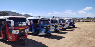 Se enfrentan policías y mototaxistas tras operativo en San Jacinto