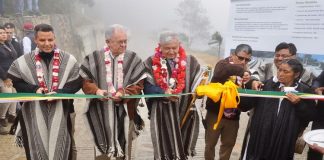 En su tercer día de gira, AMLO inaugura pavimentación en Santo Domingo Xagacía