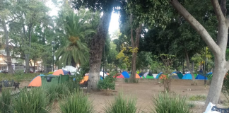 Cumplen dos días de plantón, trabajadores de Telebachilleratos