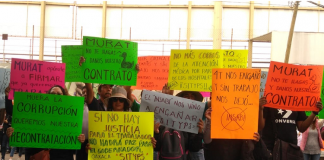 Trabajadores del extinto Seguro Popular mantienen protestas