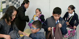 La revisión de mochilas es invasiva y no ayuda: alumnos