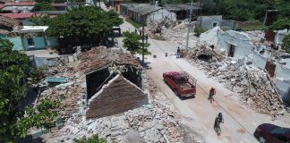 Denuncian en Oaxaca abandono de escuelas dañadas por 19S