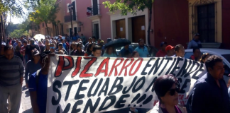 Marcha STEUABJO al zócalo de la ciudad