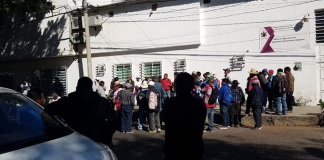 Pobladores de Tepantepec protestan en el IEEPCO, piden cambio de método de elección