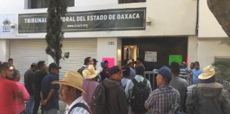 Protestan pobladores de Zahuatlán y Peñasco en el TEEO