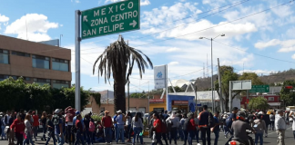 Profesores de educación indígena instalan bloqueos en la capital