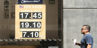 Peso cae ante fortaleza del dólar, mientras suben casos de coronavirus