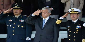 Las fuerzas armadas ofrecen al Presidente lealtad inquebrantable