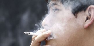 Impuestos a cigarros y refrescos salvan recaudación de Hacienda