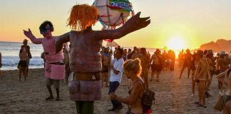 Así se desarrolla el Festival Nudista Zipolite en Oaxaca