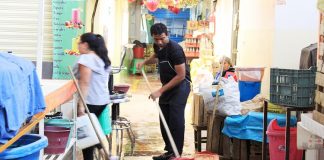 Dan limpieza profunda Ayuntamiento y concesionarios al Mercado de la Merced