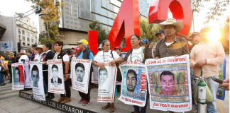 AMLO ofrece amnistía y recompensa a quien ayude a ubicar a los 43