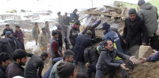 Nueve muertos por sismo de 5.7 en Turquía