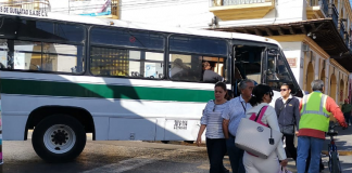 Normalistas bloquean calles del centro histórico