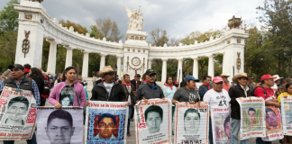 Denuncia AMLO pacto de silencio en el caso de Ayotzinapa