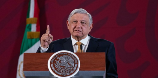 Siguen aeropuerto, Dos Bocas y Tren Maya; impulsarán economía: AMLO