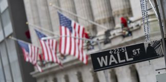 Las bolsas se hunden; Wall Street suspende operaciones