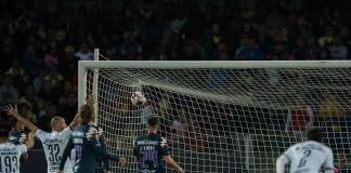 Pumas y América regalan un intenso empate