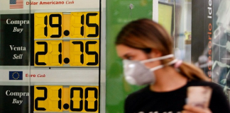 Dólar toca nuevo máximo histórico de 23.17 pesos