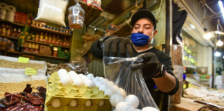 Abarroteros denuncian alza en precios de proveedores