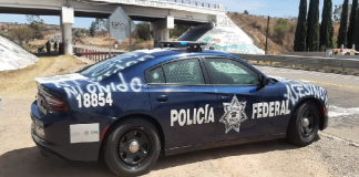 Retienen a elementos de la GN en Nochixtlán y vandalizan patrulla