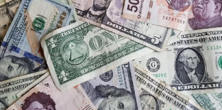 Peso alcanza nuevo mínimo histórico y rebasa las 24 unidades por dólar