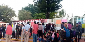 Alumnos cierran COBAO en Putla para exigir atención a casos de acoso sexual