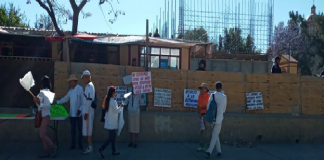 Continúa protesta en Tlacolula por reubicación de escuela