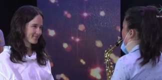 María Elena,toca de nuevo saxofón junto a Ximena Sariñana