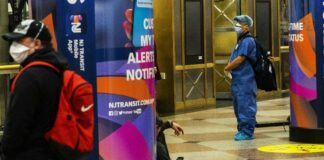 En plena emergencia, Trump insiste en que todo va mejorando