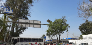 Integrantes de CODEP bloquean crucero del Aeropuerto