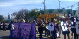 Marchan mujeres para exigir alto a la violencia y el feminicidio.