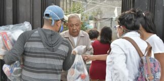 Lleva Ayuntamiento de Oaxaca apoyos alimentarios a familias vulnerables de Cinco Señores