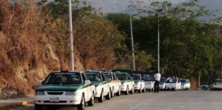 Sanitizan unidades del transporte público en Pinotepa