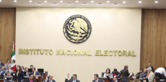 Corte acepta a trámite controversia contra salarios de consejeros del INE