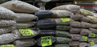 Bajan las ventas y suben los precios de alimentos