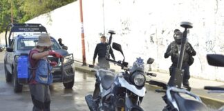 Desinfecta Ayuntamiento de Oaxaca de Juárez parque vehicular de seguridad pública