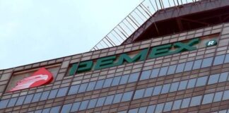 Pemex pide a empleados que acepten baja de 25% en salarios