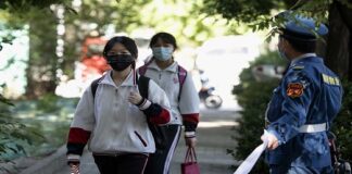 China aísla otra ciudad; van 17 nuevos casos de Covid-19