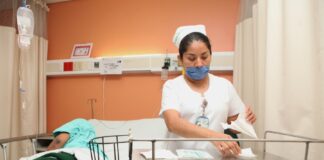 Advierte la UNAM de déficit de enfermeras; hacen falta 350 mil
